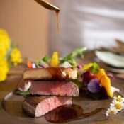 【牛フィレ試食付】温かな光のチャペル入場体験＆海辺の貸切邸宅