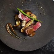 【こだわり試食】シェフ特製*とろける黒毛和牛の絶品美食体験*