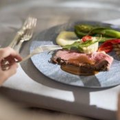 料理重視◎国産牛×オマール海老4万試食&オープンキッチン体験