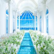 【11月】週末限定フェア！当社人気No1チャペル＼挙式70％OFF／沖縄Wが叶う