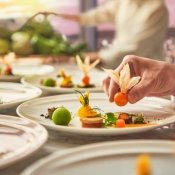 【水曜日限定】黒毛和牛の贅沢試食×レストラン券