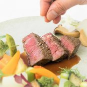 【*水のチャペル体験*】豪華4万円試食★牛フィレ肉×高級アワビの詳細を見る