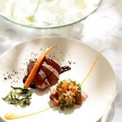 【憧れ花嫁ALL体験☆120万優待】水のチャペル×大階段×絶品試食の詳細を見る