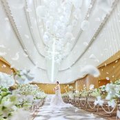 チャペル重視のカップル必見【圧巻スケールの大聖堂で感動挙式】横浜の美景&贅沢試食