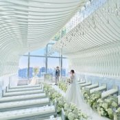 【最大130万優待】東京一望する絶景チャペル体験×和牛3万試食の詳細を見る