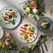 残2組【130万×ギフト2万】緑溢れるナチュラル挙式*豪華6品試食