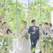 8月限定｜透明感◎緑溢れるナチュラル挙式体験＆ギフト3万*試食の詳細を見る