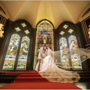 \ドレス映え抜群の大聖堂/MAX140万優待!黒毛和牛4万試食