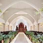 【初見学の方◎衣裳2着無料!】本格チャペル×試食×ドレス見学