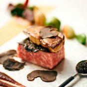 ＼月末BIG★挙式料全額＆ギフト券1万円／黒毛和牛フィレ×フォアグラ堪能の詳細を見る