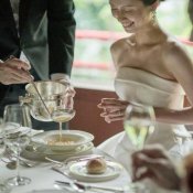 【家族結婚式】花嫁試着×4万相当コース豪華試食×宿泊特典付き