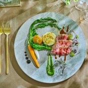 ＼1件目がお得★来館特典4.5万円／試食＆衣装3点つきプラン