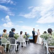 ＼五感を満たす1日／空・海に抱かれる貸切オーダーメイドウェディング×地産美食