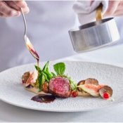 おもてなし重視◎こだわり和牛贅沢試食×上質大聖堂×140万特典