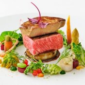 【ギフト券1万円】とろけるフォアグラ×黒毛和牛の試食〈森の邸宅W体験〉フェアの詳細を見る