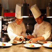 【一流シェフ×世界大会優勝パティシエ★試食チケット】6万ギフト×12大特典の詳細を見る