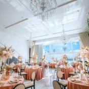 【憧れ叶う】白亜リゾートでプリンセス体験☆大階段&ドレス試着