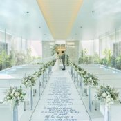 【GW*BIG】憧れ階段演出&水上チャペル体験★ドレス&料理優待付の詳細を見る