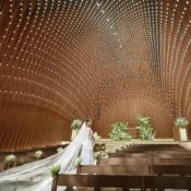 【水曜限定|木と光のチャペル&ドレス見学】ホテルペアディナー券付