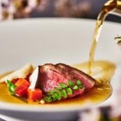 ハナユメ限定【チャペルランキング1位獲得】黒毛和牛含む豪華2万コース試食の詳細を見る
