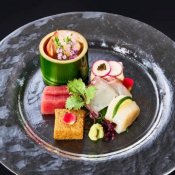 【お盆BIG★3.5万円伝統メニュー試食会×歴史ホテルW体験】