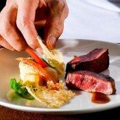 【料理重視の方へ】黒毛和牛&ずわい蟹3.5万試食×自然光チャペル体験