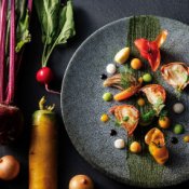 おもてなしホテル上質W|黒毛和牛4万円贅沢試食と宿泊特典で迎える特別な1日