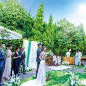 【2700平米に広がる自然美】ガーデン付き1日貸切邸宅×美食体験の詳細を見る