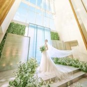 ＼金曜限定★最大70万優待／最新演出×光溢れる感動チャペルの詳細を見る