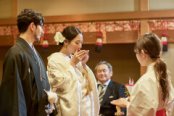 《和婚派のふたりへ》天候に左右されない×神殿見学&豪華試食付