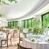 【2名～OK！少人数婚】テラス付フロア貸切会場×豪華試食付の詳細を見る