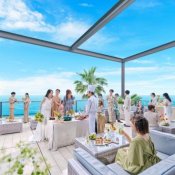 ＼OPEN初週限定／20大BIG特典！海*光溢れるチャペル×和牛試食×新作ドレスの詳細を見る
