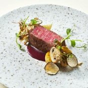 【平日限定】料理1ランクUP分プレゼント♪海見え会場&ドレス見学