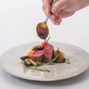 【最大130万円ご優待】黒毛和牛試食×光のチャペル入場体感