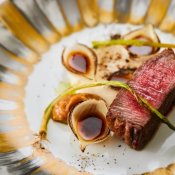 1組限定【会場貸切ご見学】特撰牛コース豪華試食&模擬挙式♪