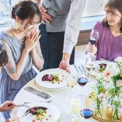 【当館SW最大】贅沢プレミア試食×15大特典×天空チャペルの詳細を見る