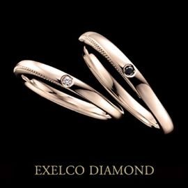 「普通のストレートでは少し物足りないな……」という人には、ダイヤやミル打ちなどの装飾がほどこされたデザインはいかが。