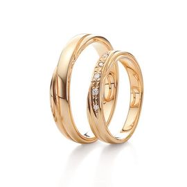 個性的な結婚指輪を身につけたい人、指輪の刻印にこだわりたい人などにおすすめです。