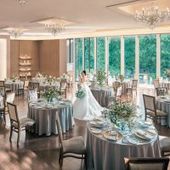 【100名でも安心】開放的な空間で大人数ウェディング