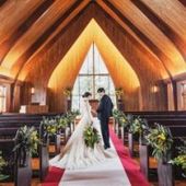 【結婚式時期の料金変動なし】教会口コミ1位緑溢れる独立型教会
