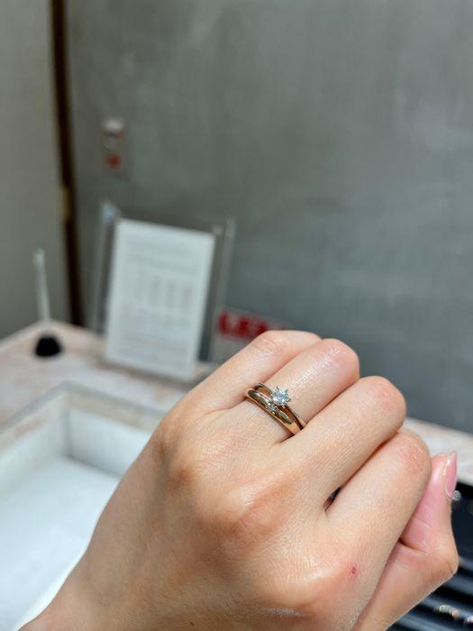 結婚指輪(ロゼチナ)と婚約指輪の重ね付け