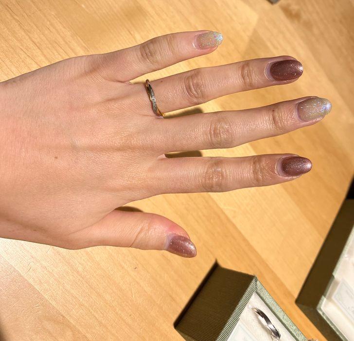 一番気に入った指輪を試着しました。