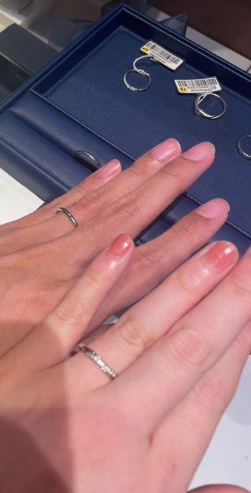 ストレートタイプ。新婦側にはダイヤモンド加工あり。